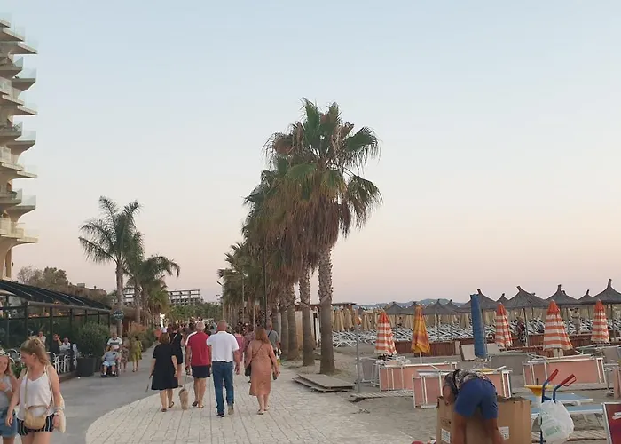 Near Apartment. * 格勒姆