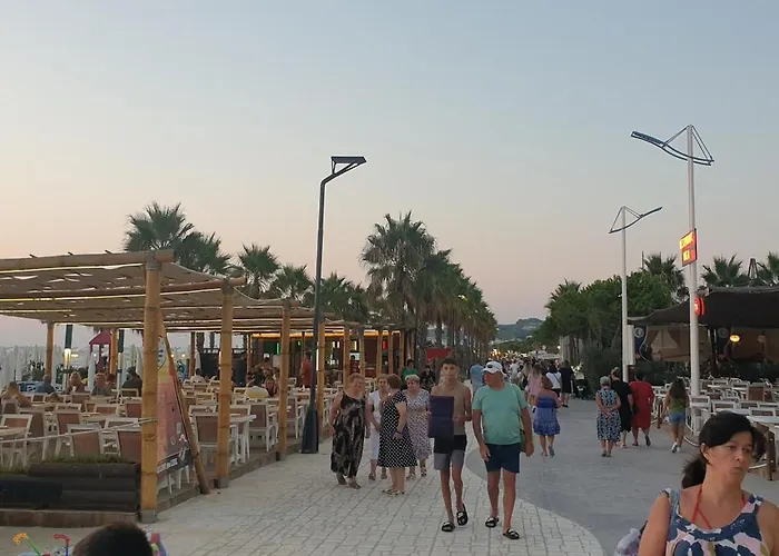 Near Apartment. 格勒姆